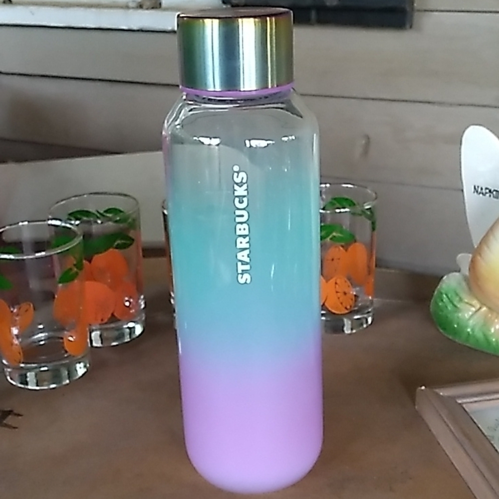 Starbucks 20 Oz water 💧bottle summer 2021 color